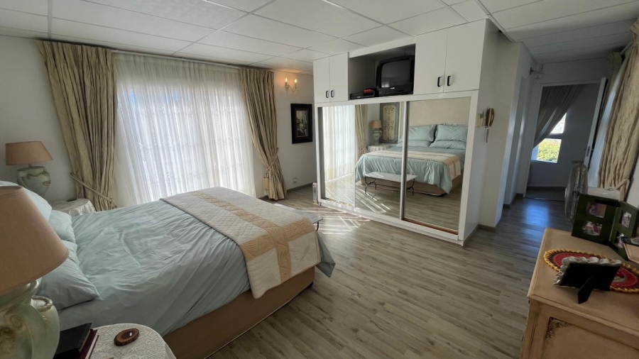 3 Bedroom Property for Sale in Wavecrest Eastern Cape